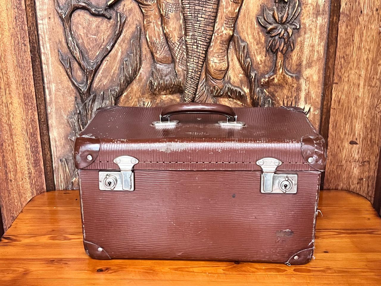 Suitcase - Image 2